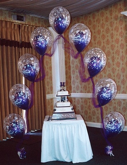 Double Bubble Arch One of the most popular designs for the wedding cake 