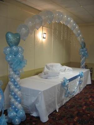 We provide a personalised balloon decorating service to cover all budgets