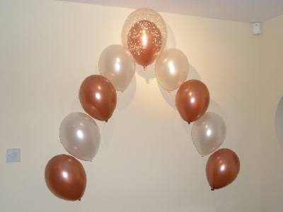 We offer a balloon decoration service for weddings christenings parties 