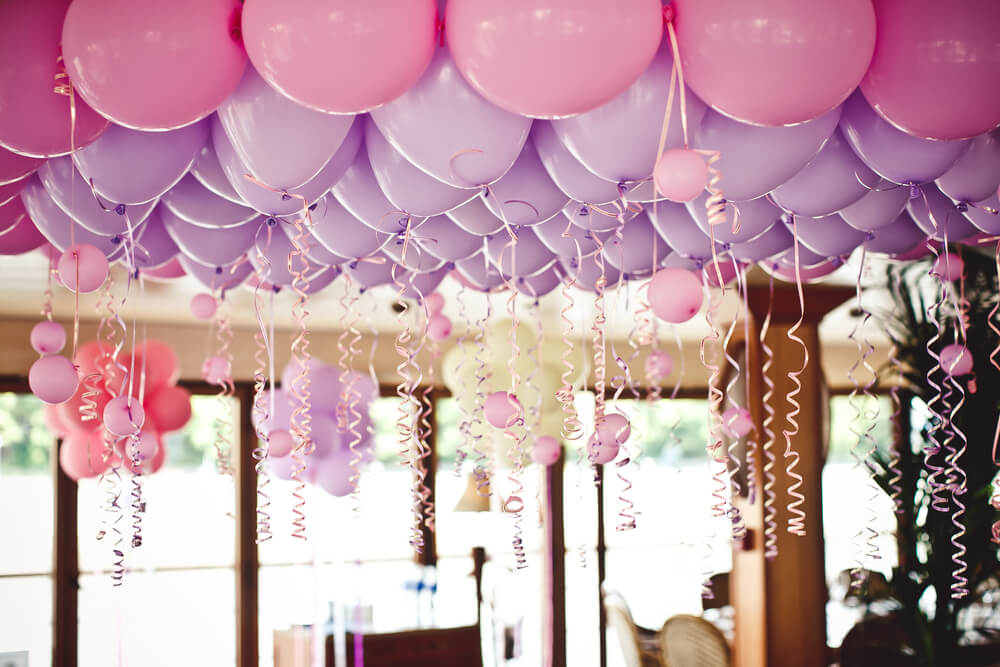 Balloon ceiling as beautiful wedding decoration