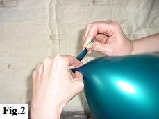 How to tie balloon knots, step 2