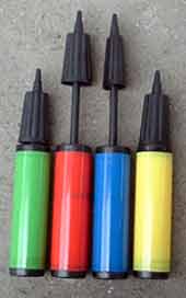 Manual balloon pumps