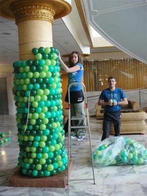 Wrapping a Pillar with Balloons