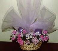 Balloon base with tulle and flowers