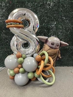 Star Wars Fan? This balloon centerpiece is for you!