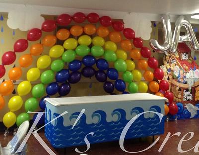 Link-o-loon Rainbow Arch - Best for Use Indoors [Image credit: K's Creations]