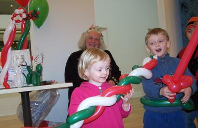 Balloon Twisting, Dazzle Daze Christmas Celebrations