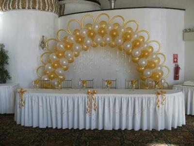 Balloon Arch Backdrop for Head Table