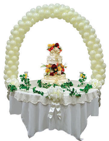 Wedding cake table decoration with balloons