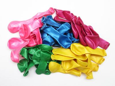 Where to find latex balloons in different sizes?