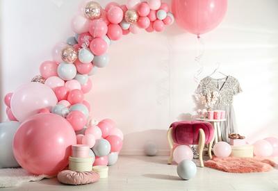 Another example of a beautiful organic balloon garland in pink and white