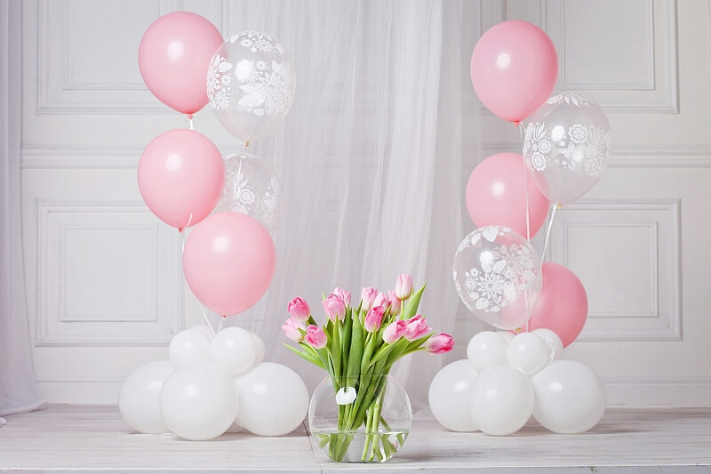 Create beautiful balloon designs with these balloon decorating materials