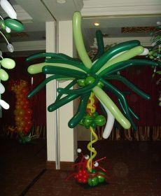 Balloon Palm Tree for a Tropical Themed Decor